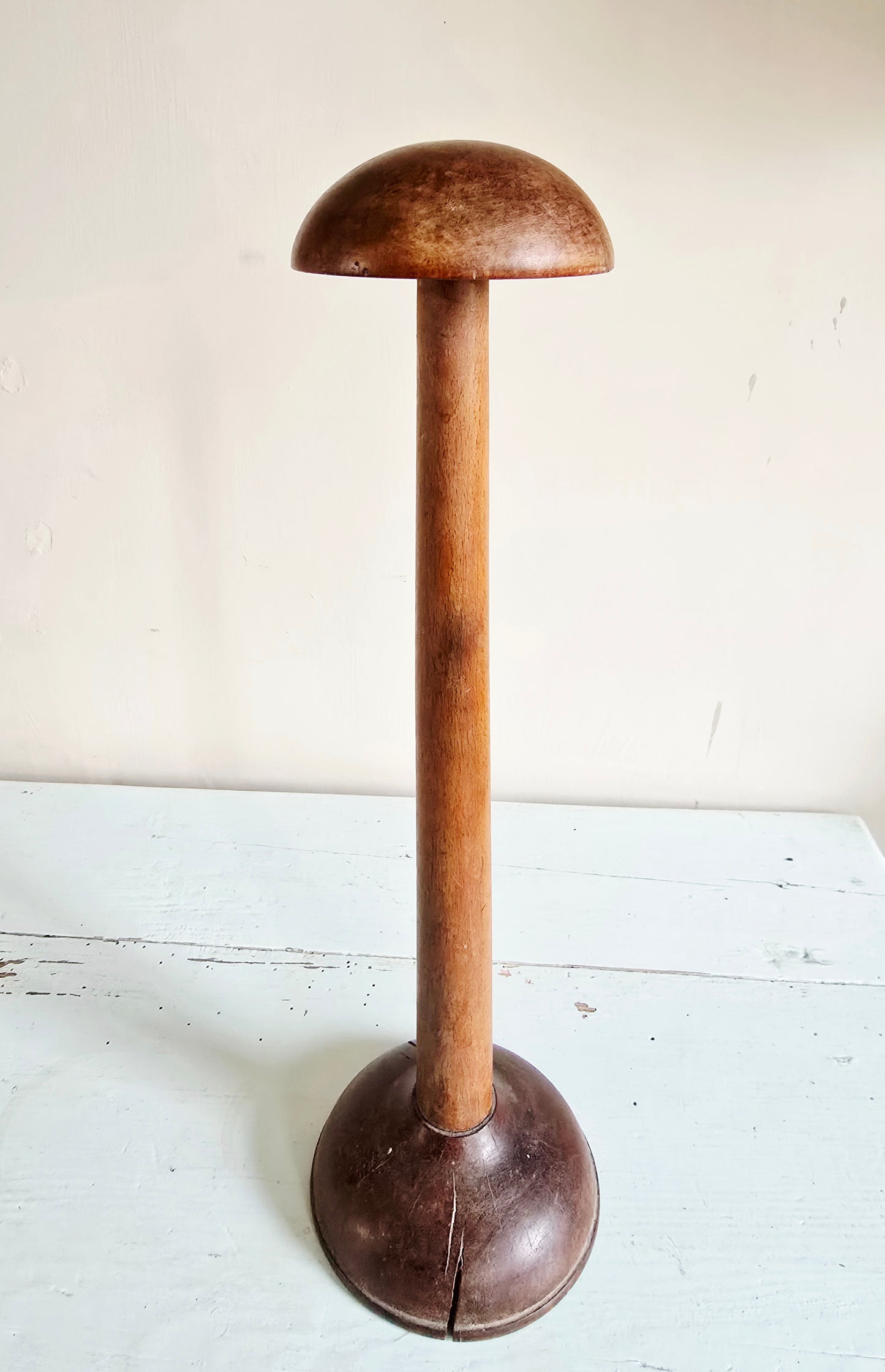 Le porte-chapeau en bois