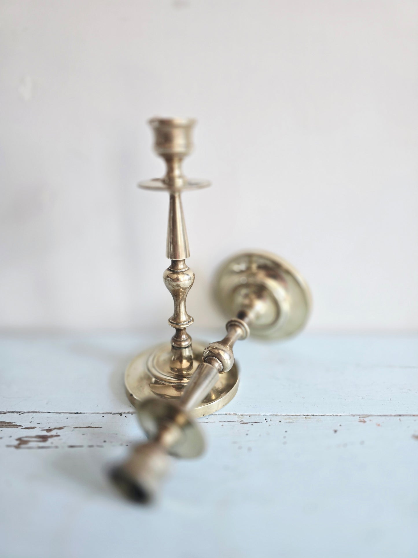 Paire de bougeoirs anciens