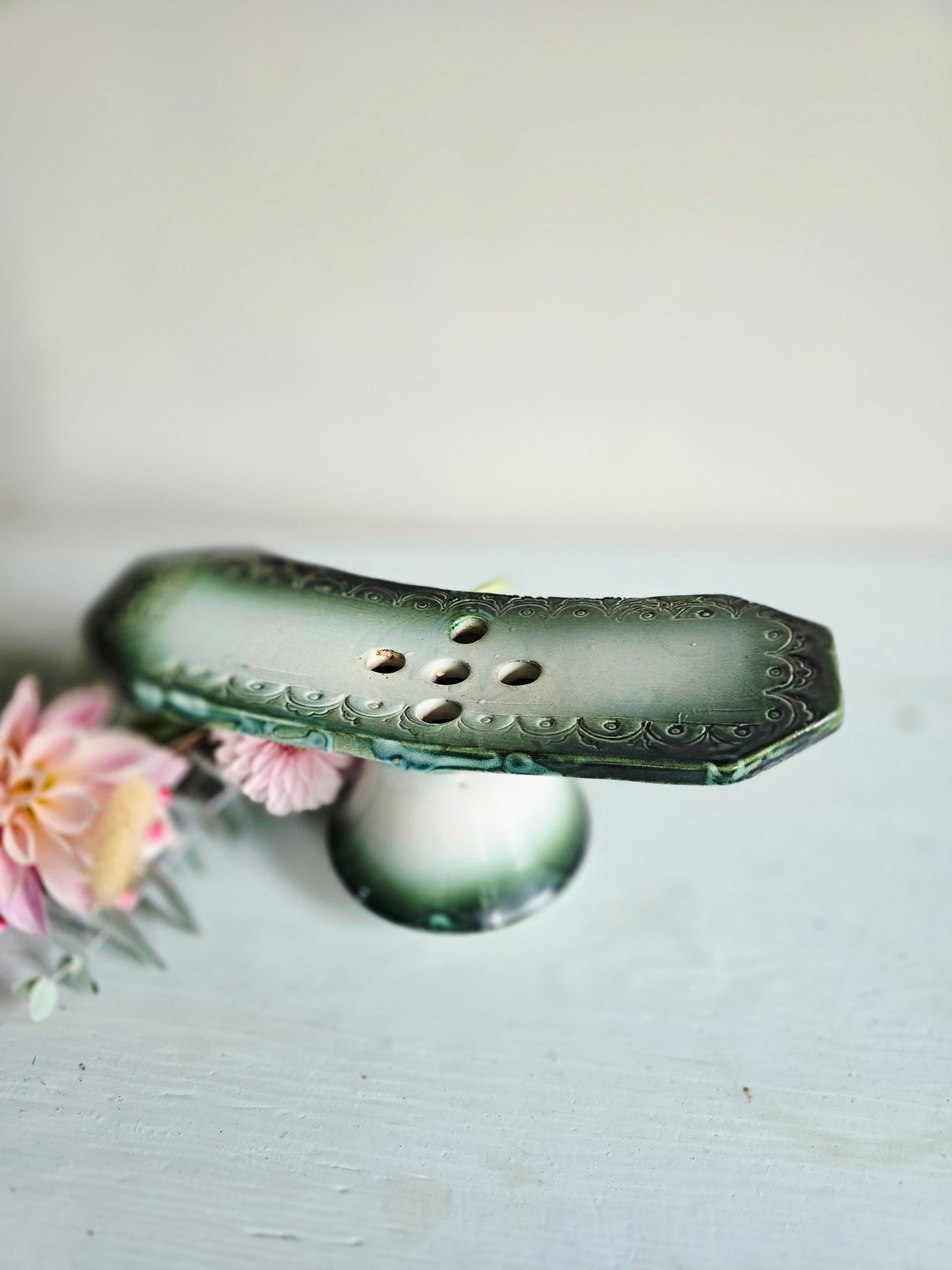Le pique-fleurs en barbotine
