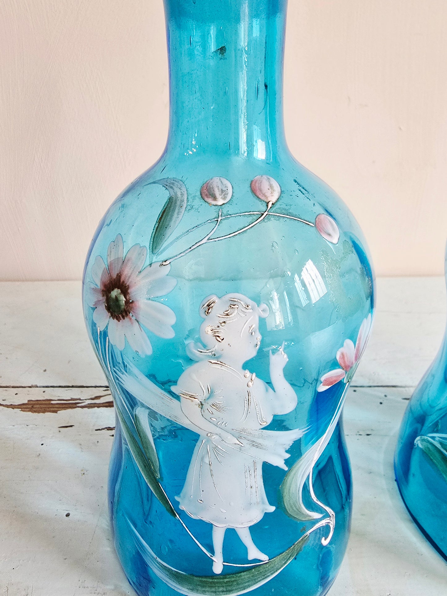 La paire de carafes bleues