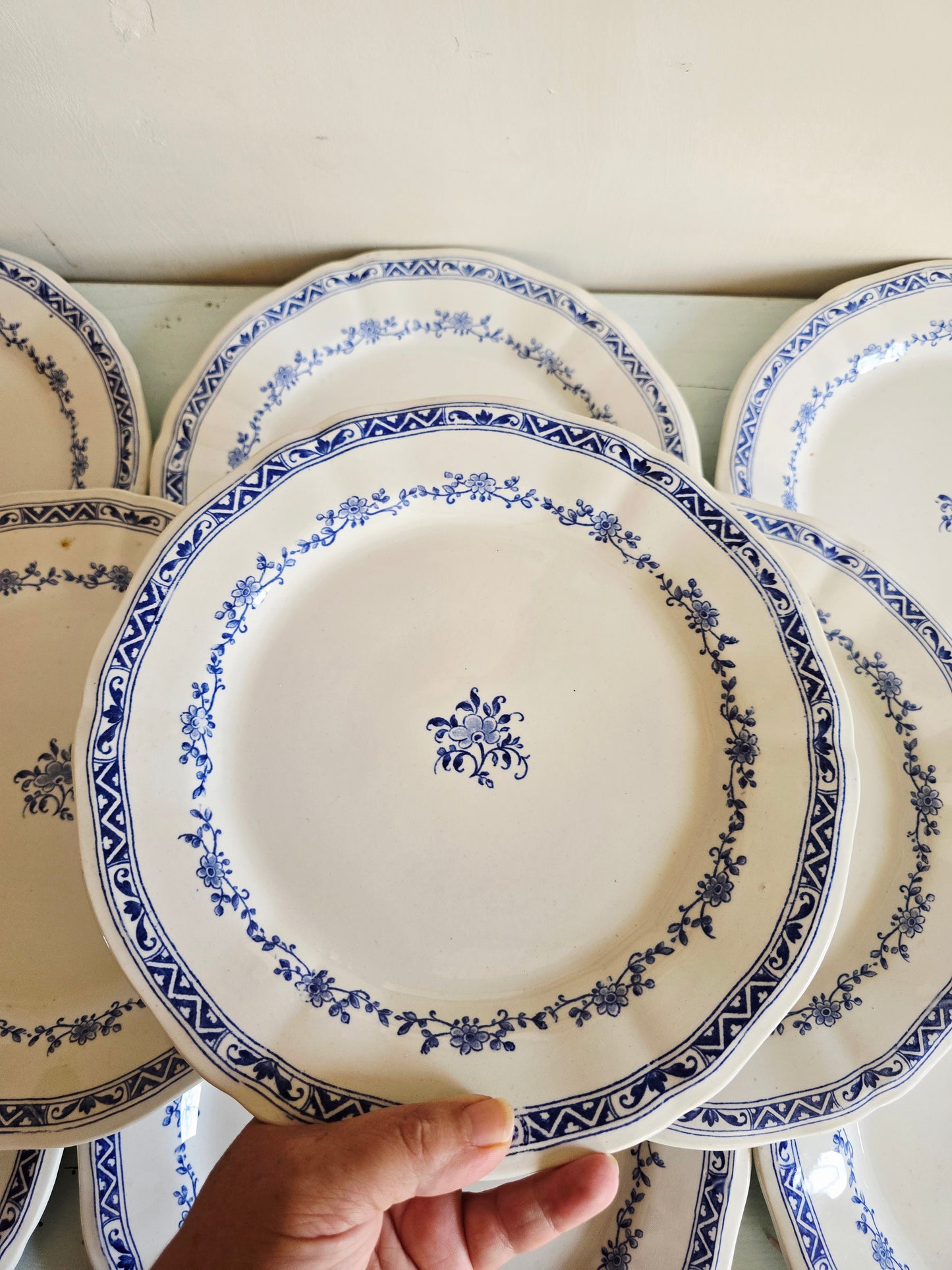L'assiette en faïence de Gien