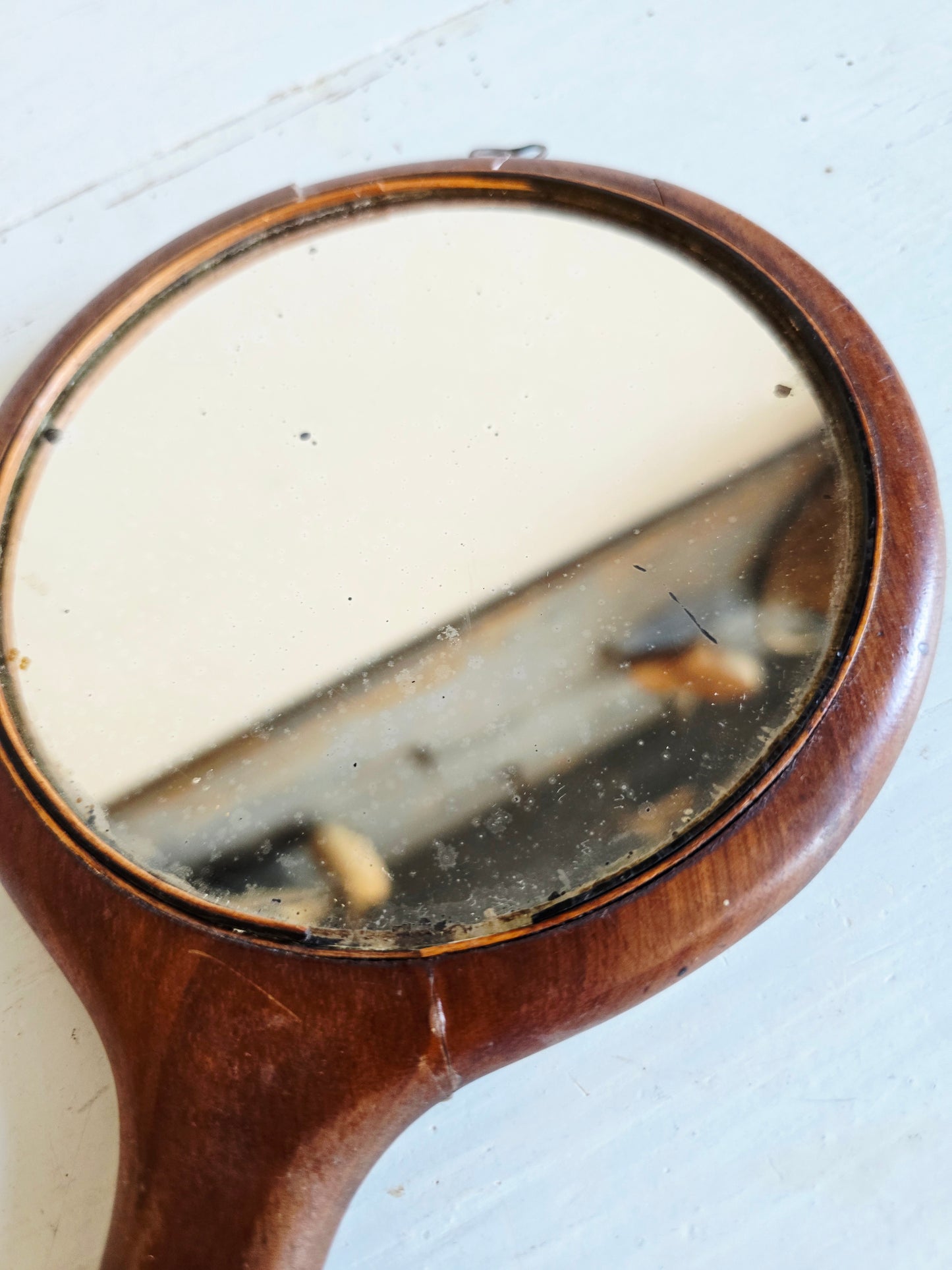 Le miroir à main ancien