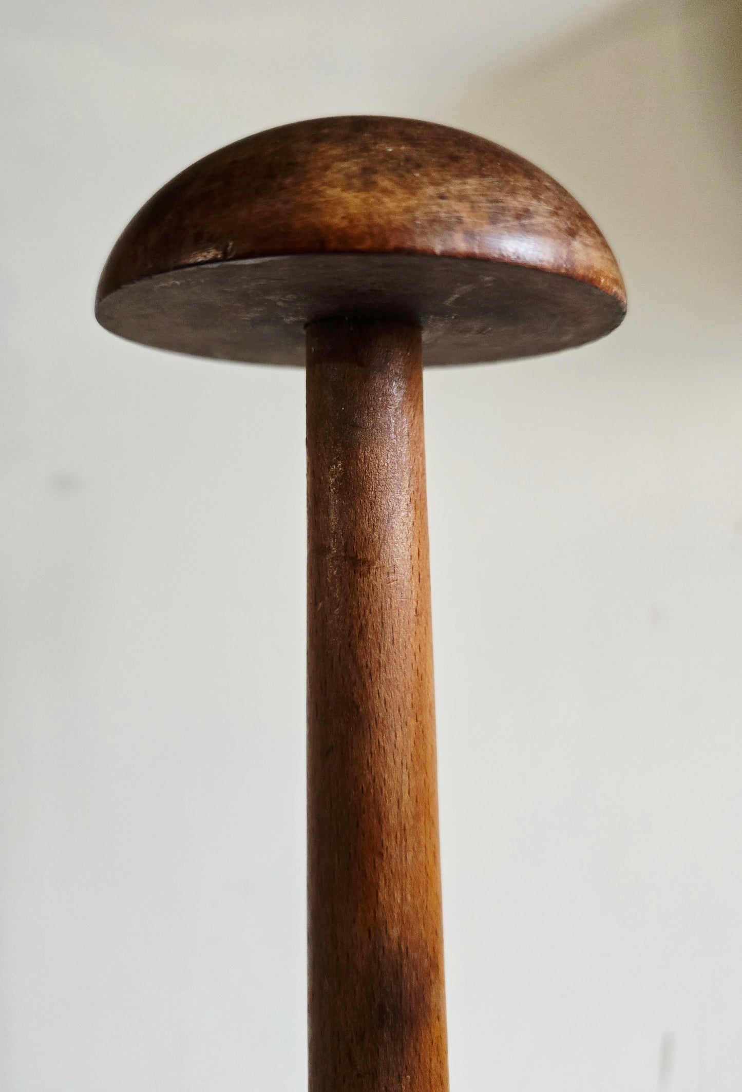 Le porte-chapeau en bois