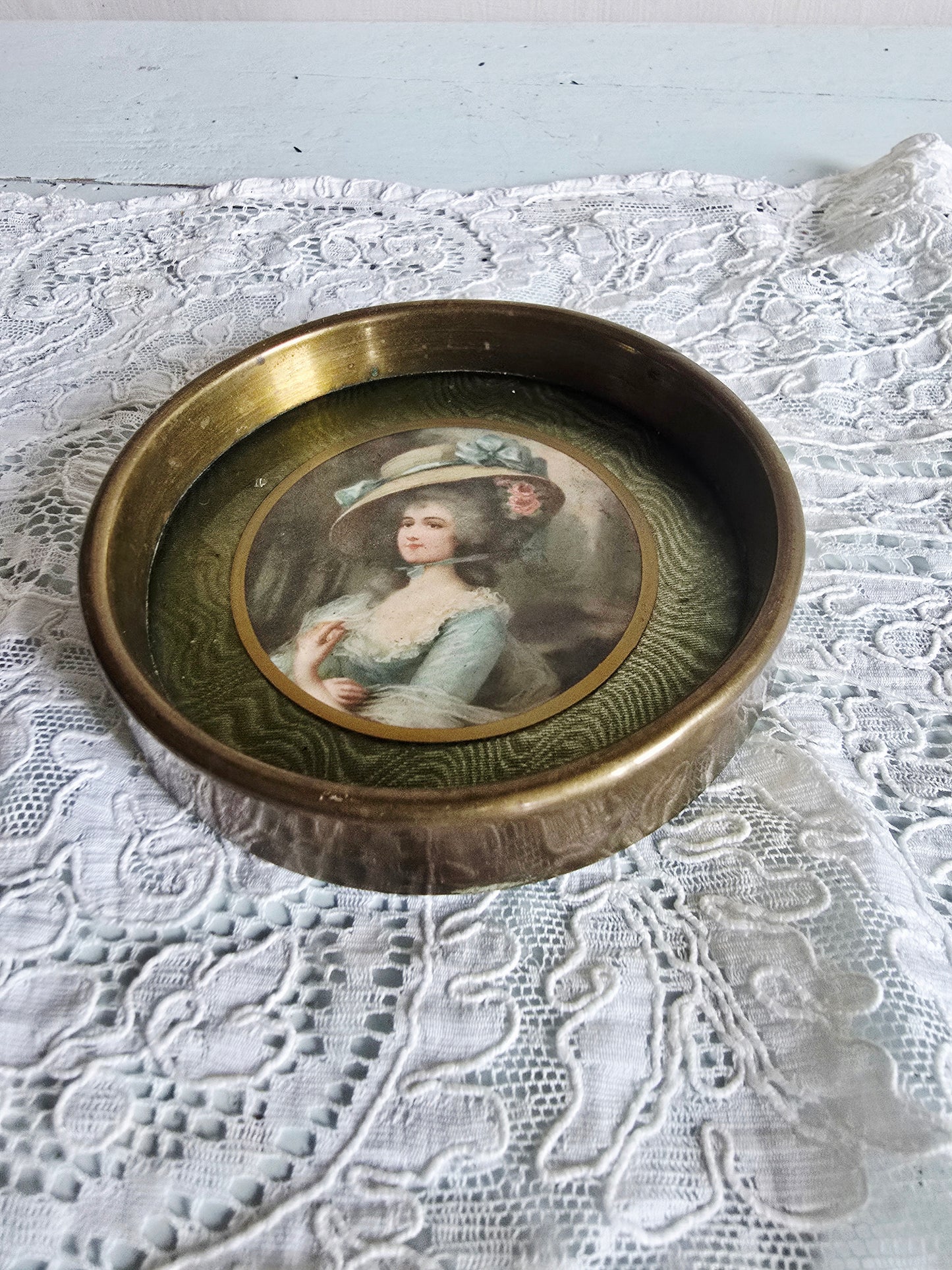 Les sous-verres en laiton