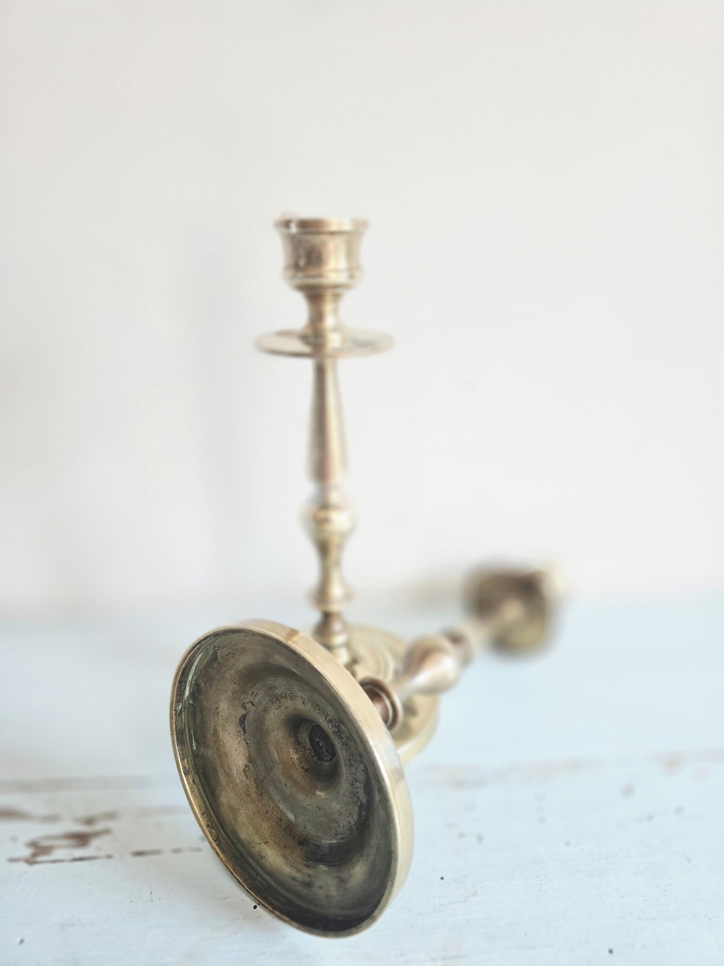 Paire de bougeoirs anciens
