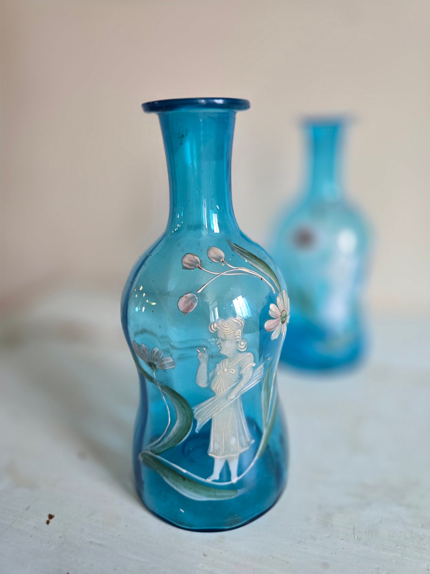 La paire de carafes bleues