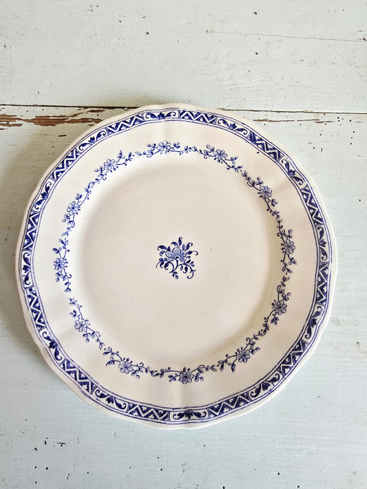 L'assiette en faïence de Gien