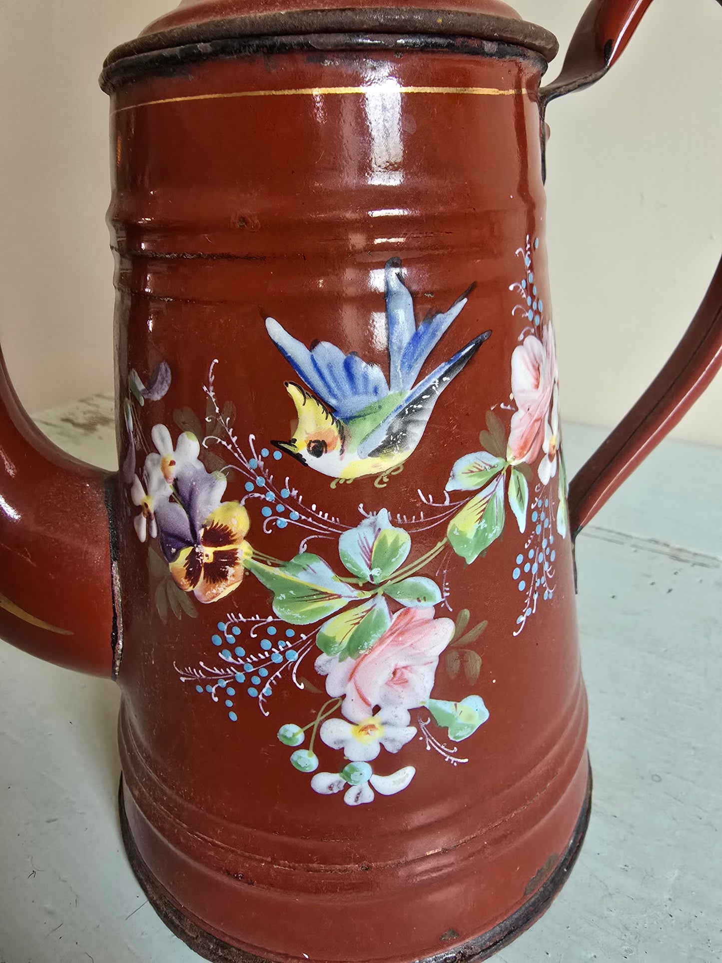 La cafetière en tôle émaillée