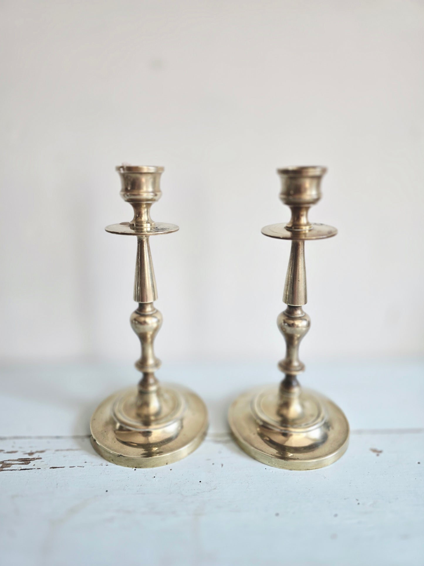 Paire de bougeoirs anciens